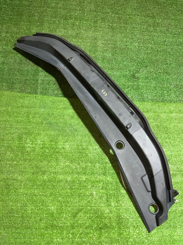 Решетка под лобовое стекло Honda Fit GE7 L13A 2008 (б/у)