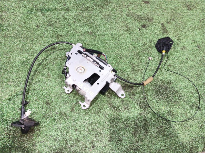 Доводчик двери Mazda MPV LY3P L3-VE 2007 задний левый (б/у)