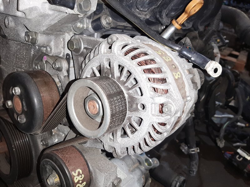 Генератор Nissan Tiida C11 HR15DE 2011 (б/у)