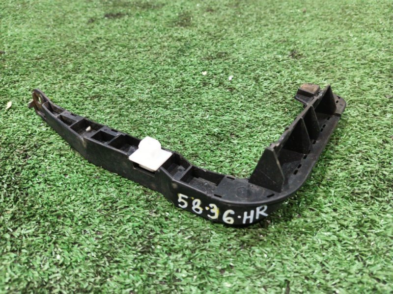 Клипса бампера Honda Mobilio GB1 L15A 2006 задняя правая (б/у)