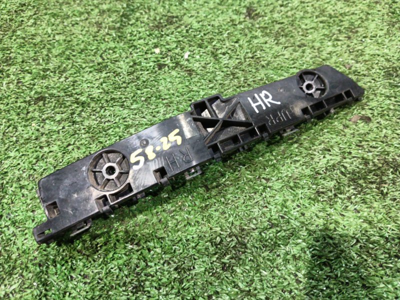 Клипса бампера Nissan NOTE E12 HR12DDR 2012 задняя правая (б/у)