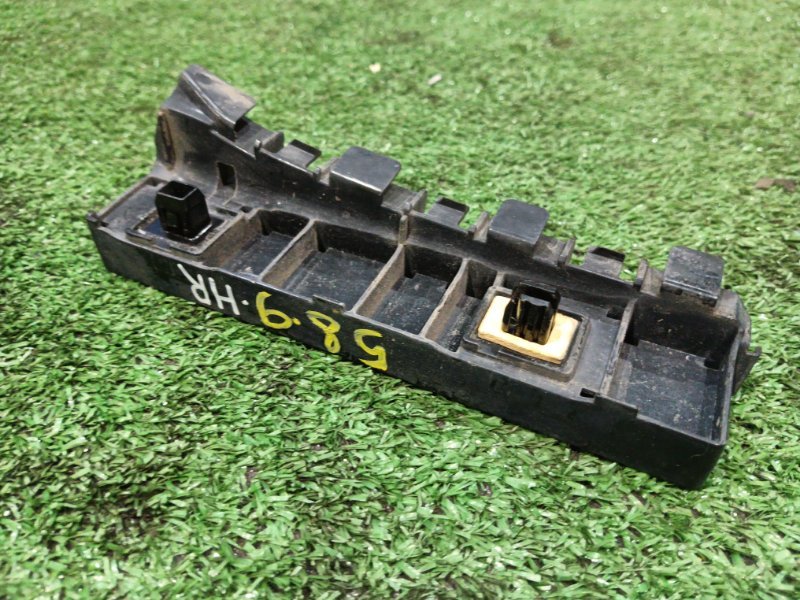 Клипса бампера Honda Stepwgn RK5 R20A 2010 задняя правая (б/у)