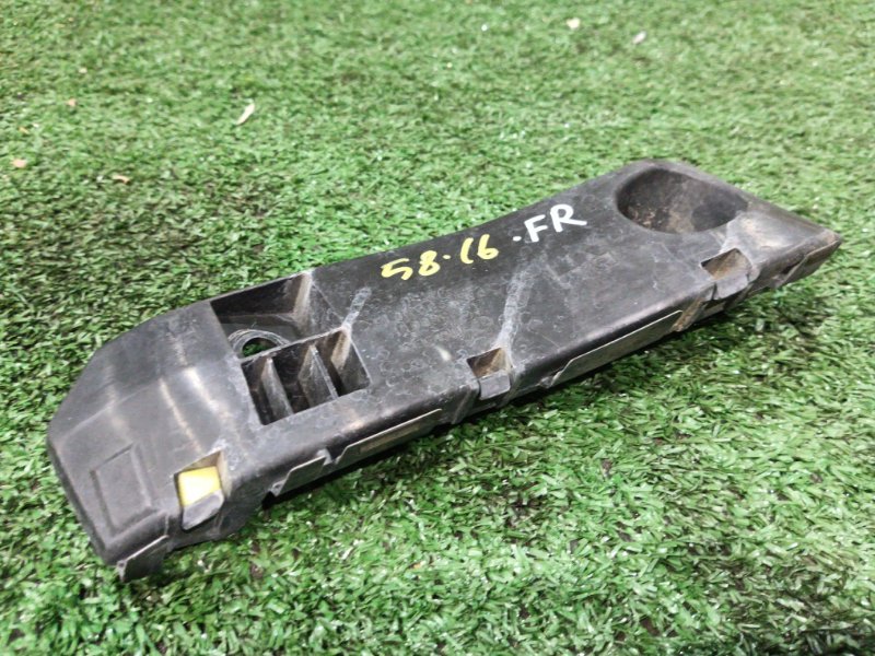 Клипса бампера Mazda MPV LY3P L3-VE 2010 передняя правая (б/у)