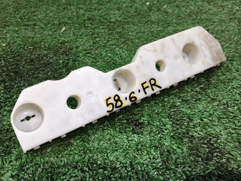 Клипса бампера Nissan Serena FC26 MR20DD 2012 передняя правая (б/у)