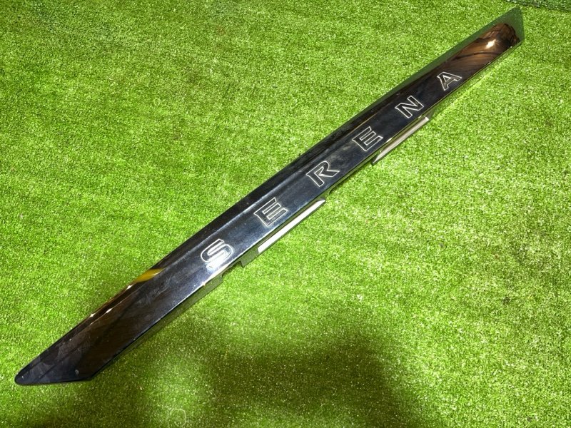 Накладка двери Nissan Serena FC26 MR20DD 2012 (б/у)