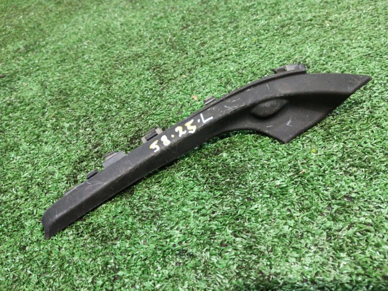 Решетка под лобовое стекло Nissan NOTE E12 HR12DDR 2012 левая (б/у)