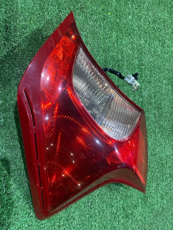 Фонарь стоп-сигнала Nissan NOTE E12 HR12DDR 2013 правый (б/у)