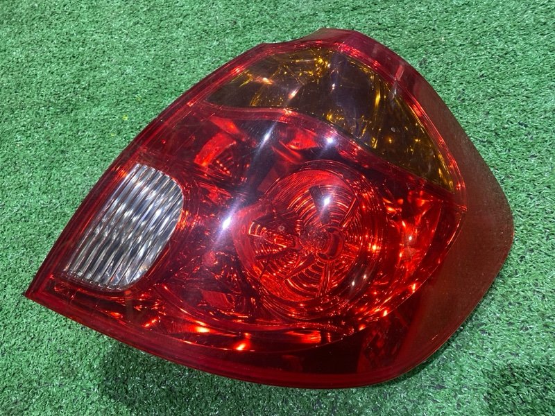 Фонарь стоп-сигнала Mazda Verisa DC5W ZY-VE правый (б/у)