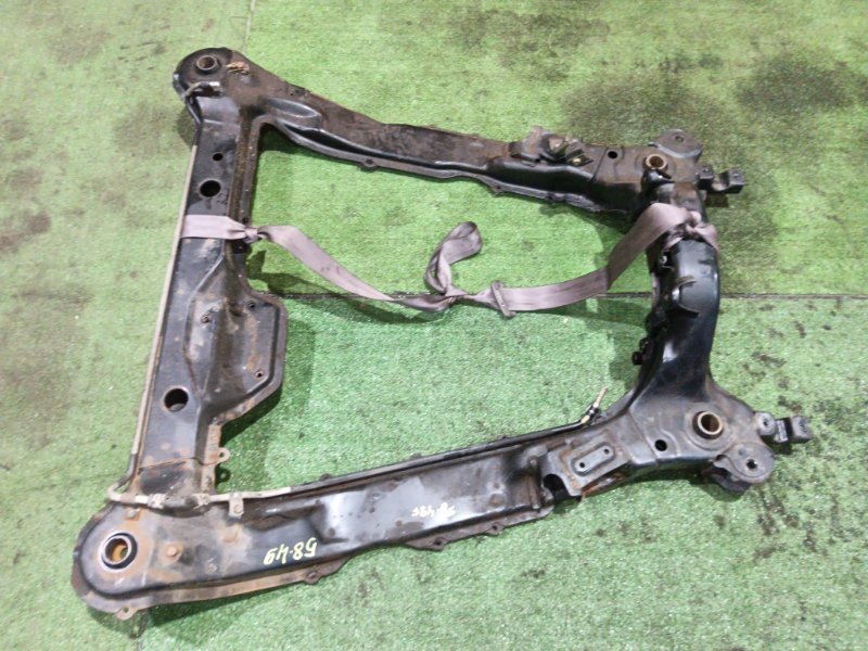 Балка поперечная Mitsubishi Chariot Grandis N94W 4G64 1999 передняя (б/у)