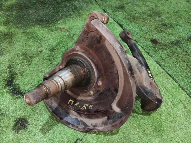 Кулак поворотный Nissan Atlas SG2H41 FD42 передний правый (б/у)