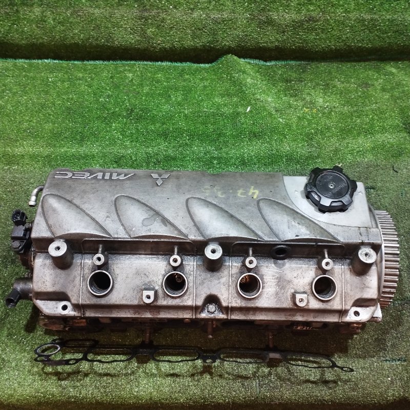 Головка блока цилиндров Mitsubishi Grandis NA4W 4G69 2003 (б/у)