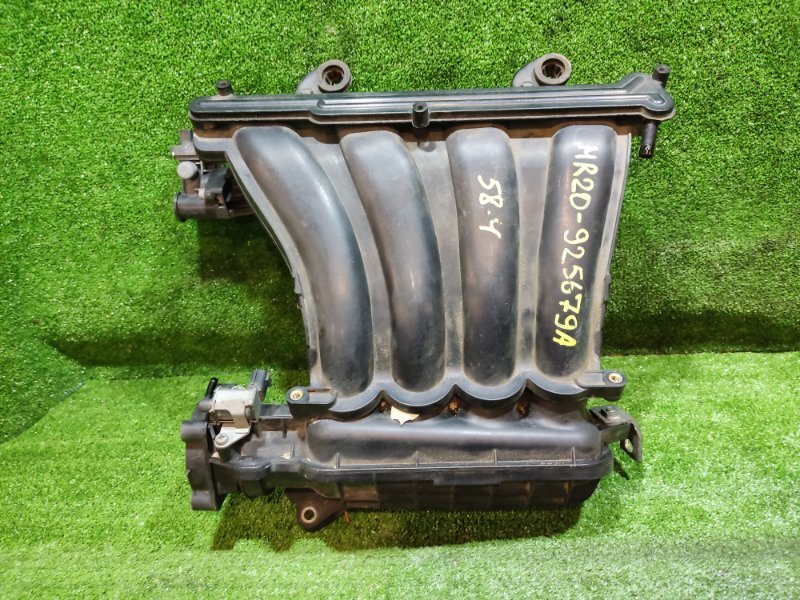 Коллектор впускной Nissan Serena CC25 MR20DE 2010 (б/у)