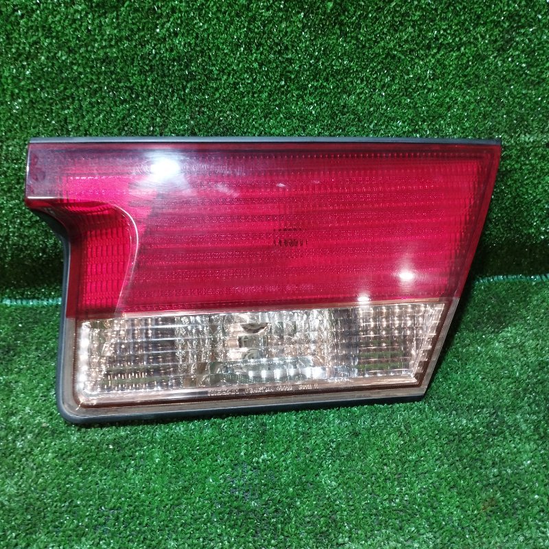 Фонарь стоп-сигнала Nissan Sunny FNB15 QG15DE правый (б/у)