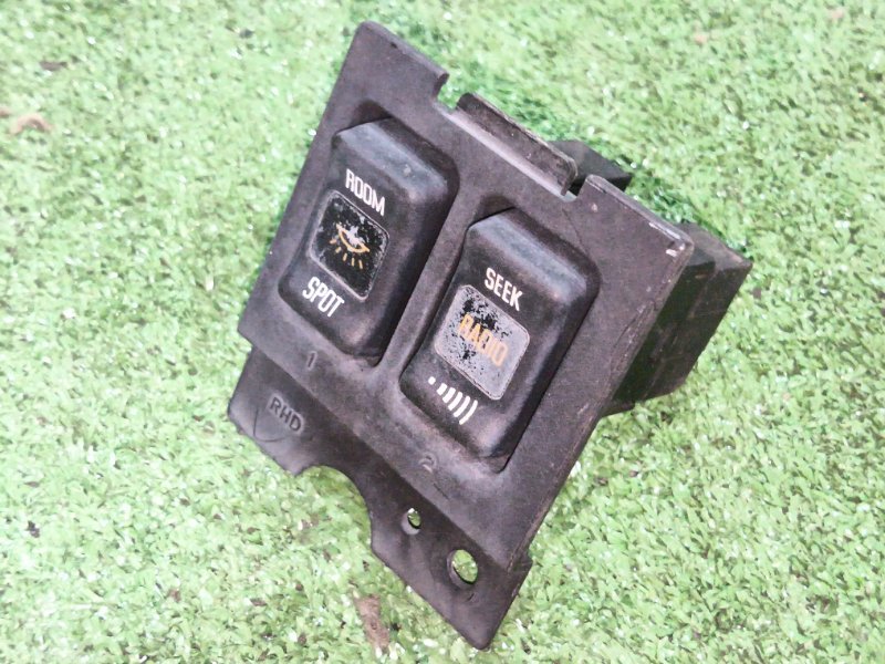 Кнопки в салон Isuzu Forward FRR35 6HL1 (б/у)