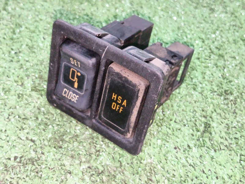 Кнопки в салон Isuzu Forward FRR35 6HL1 (б/у)