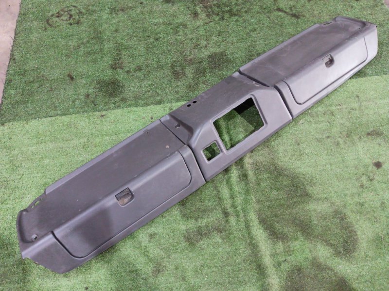 Панель передняя в салон Isuzu Forward FRR35 6HL1 (б/у)