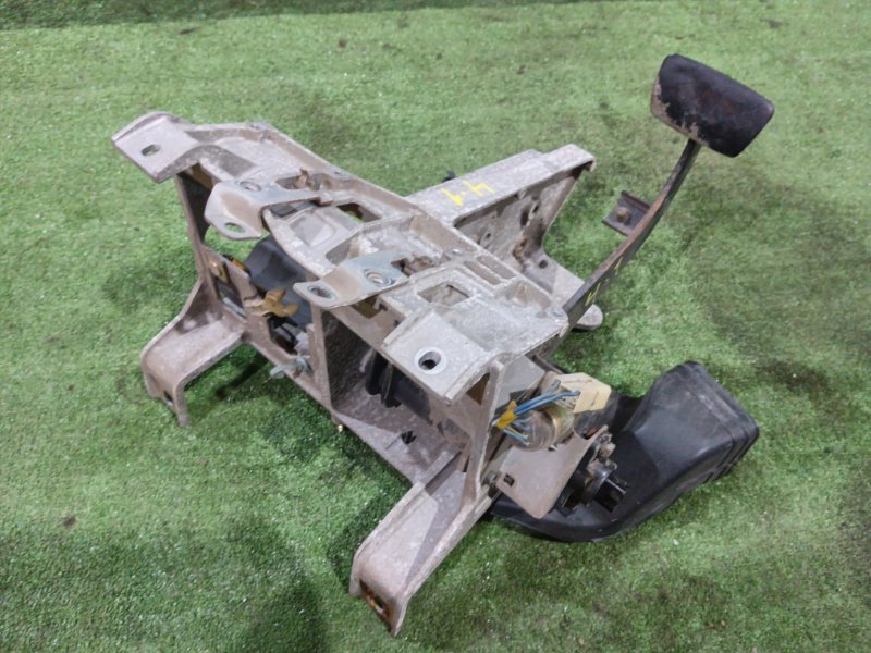 Педальный узел Isuzu Forward FRR35 6HL1 (б/у)