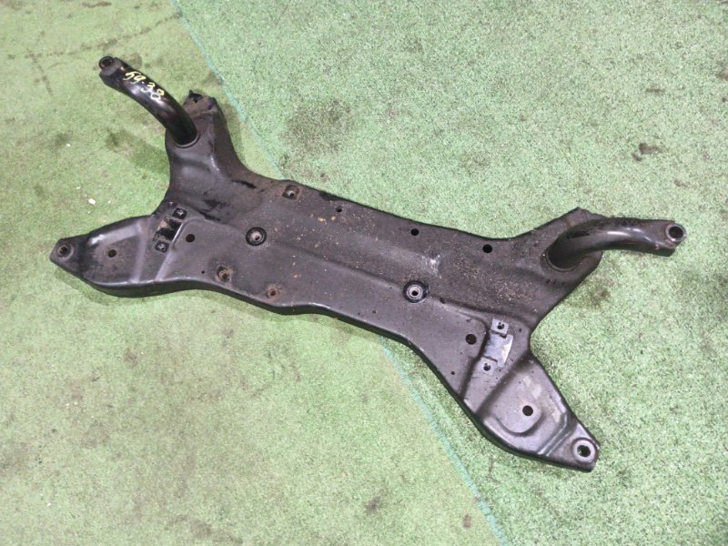 Балка поперечная Mitsubishi Delica D:5 CV5W 4B12 2010 передняя (б/у)