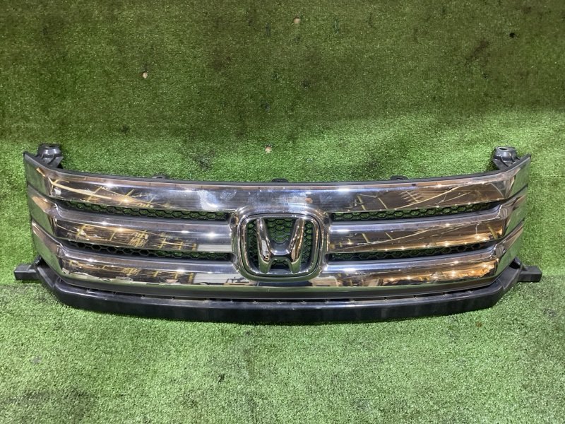 Решетка радиатора Honda Freed Spike GB3 L15A 2010 (б/у)