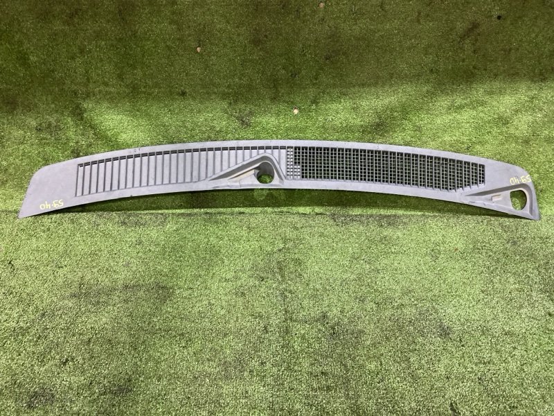 Решетка под лобовое стекло Mitsubishi Pajero iO H77W 4G94 2002 (б/у)