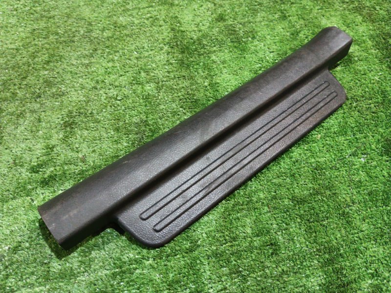 Накладка порога Toyota BB QNC20 K3-VE 2009 передняя левая (б/у)