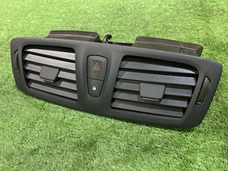 Дефлектор воздушный Renault Megane BZ111 F4RM874 2008 (б/у)