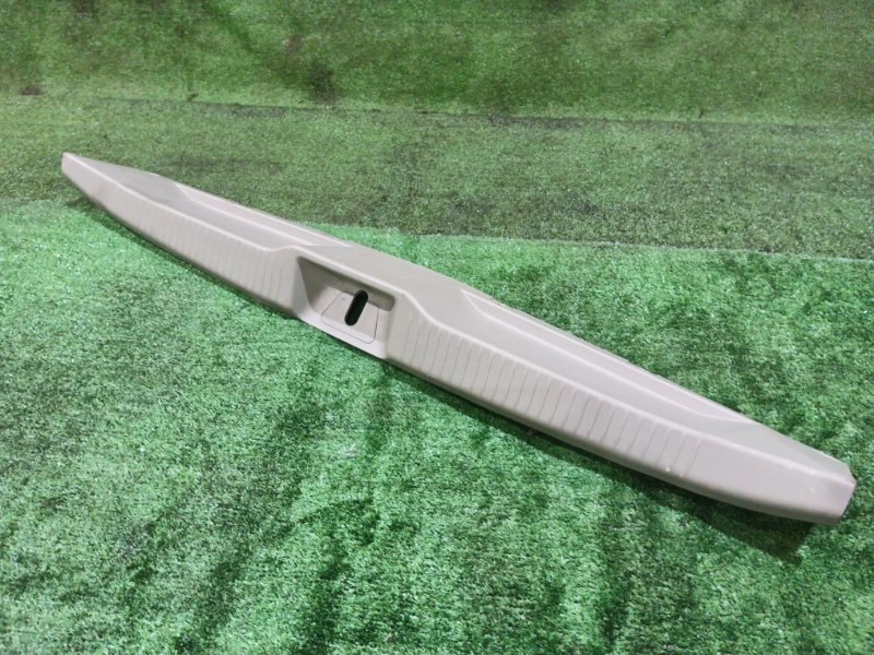 Накладка багажника Toyota Estima ACR50W 2AZ-FE 2007 (б/у)
