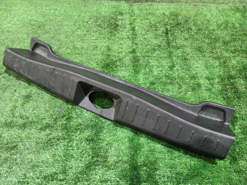 Накладка багажника Toyota Passo KGC10 1KR-FE 2009 (б/у)
