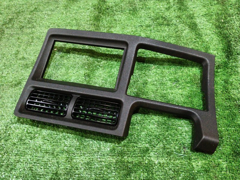 Накладка на центральную консоль Subaru Sambar TT2 EN07F 2010 (б/у)