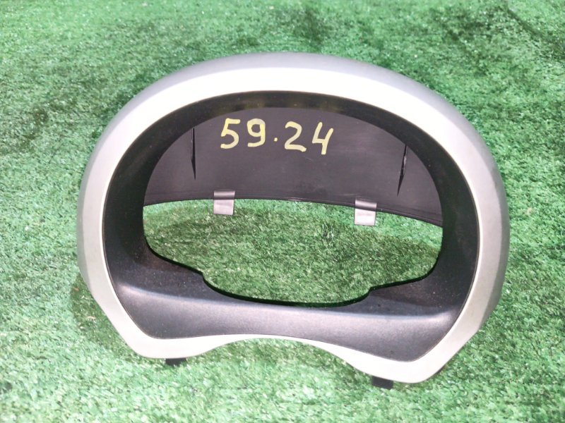 Накладка на щиток приборов Toyota Passo KGC10 1KR-FE 2005 (б/у)