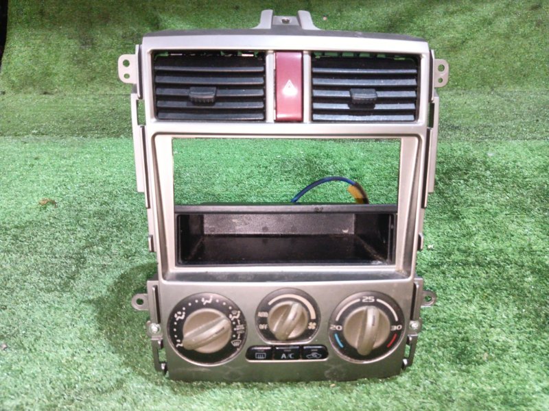 Блок управления климат-контролем Mitsubishi Colt Z21A 4A90 2009 (б/у)