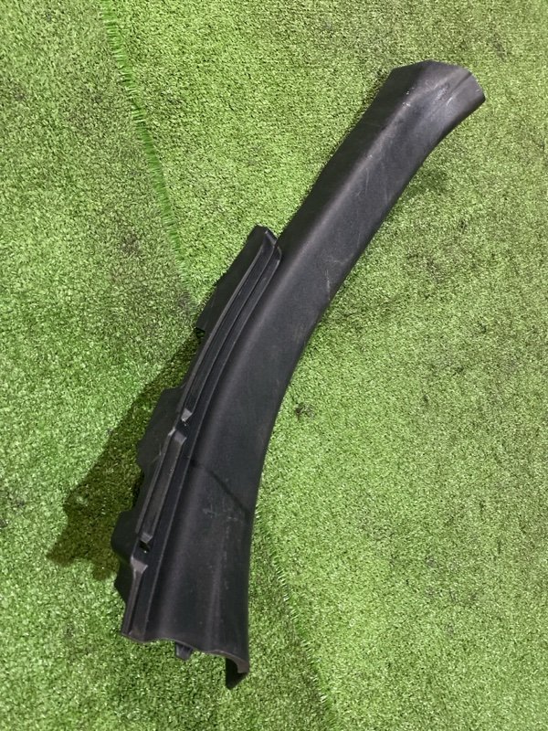 Накладка порога Toyota AQUA NHP10 1NZ-FXE 2012 задняя правая (б/у)
