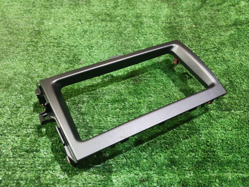 Рамка магнитофона Toyota Corolla Fielder NZE141 1NZ-FE 2007 (б/у)