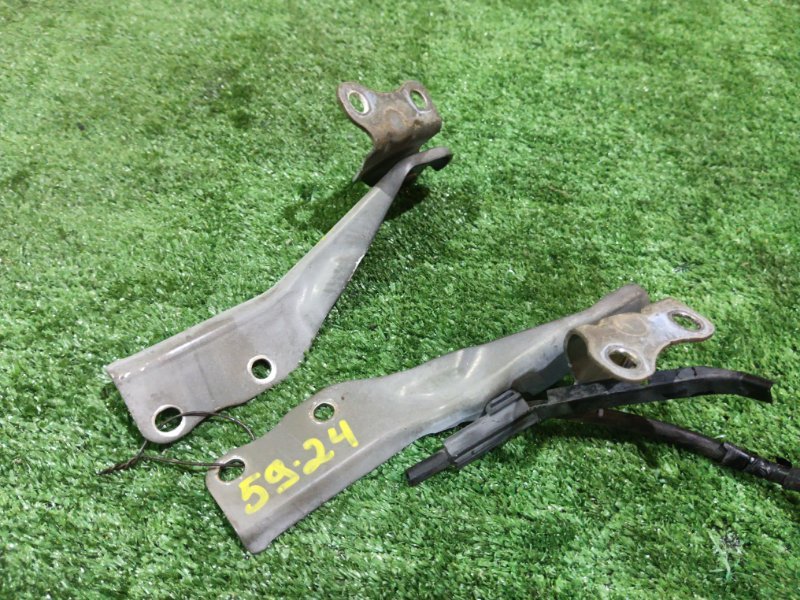 Кронштейн капота Toyota Passo KGC10 1KR-FE 2005 (б/у)