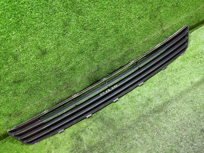 Решетка бампера Toyota Sienta NCP81 1NZ-FE 2007 (б/у)