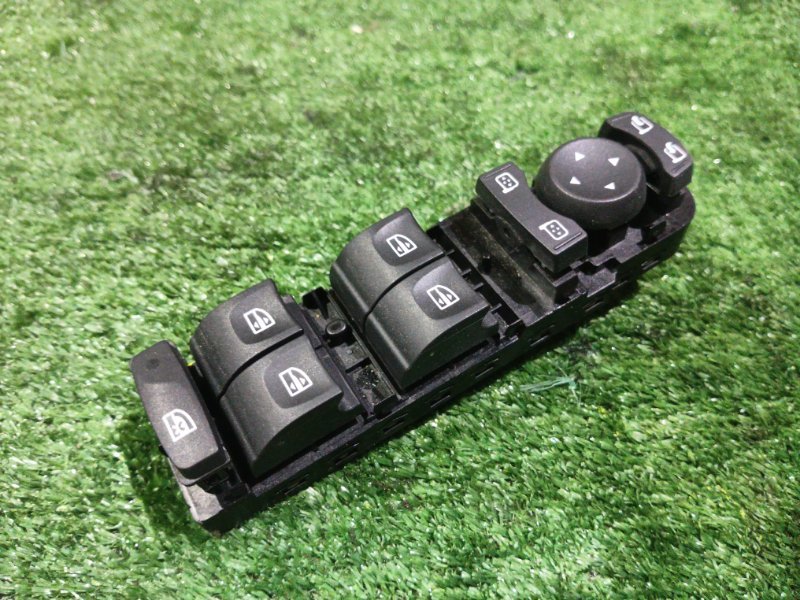 Блок управления стеклоподъемниками Renault Megane BZ111 F4RM874 2008 (б/у)