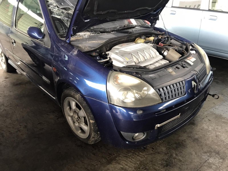 Автомобиль Renault Clio II F4R-736 2001 года в разбор