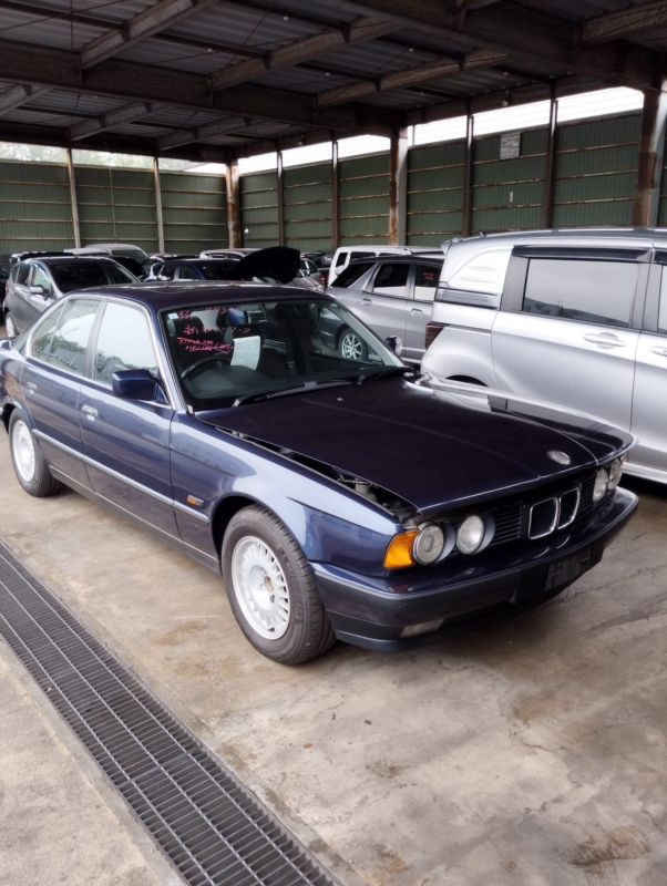 Автомобиль BMW 525i E34 M20B25 1989 года в разбор