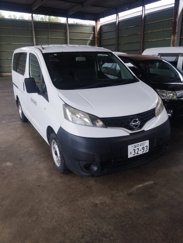 Автомобиль Nissan NV200 VM20 HR16DE 2012 года в разбор