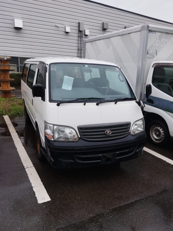 Автомобиль Toyota Hiace RZH111 2ZR-E 2002 года в разбор