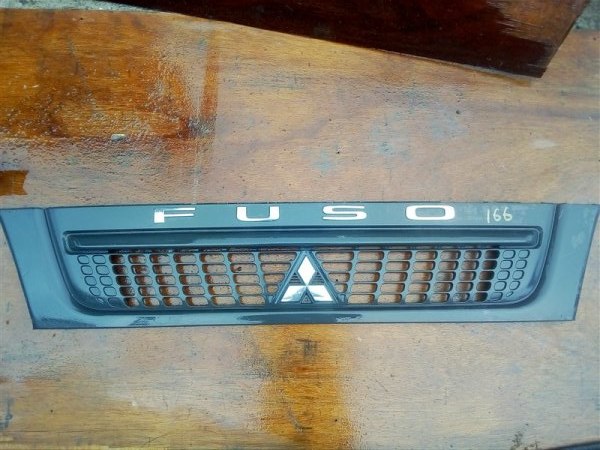 Решетка радиатора фусо кантер. Решетка радиатора на мицубиси кантер. Решетка кантер. Решетка радиатора митсубиси кантер. Решетка радиатора на мицубиси кантер.