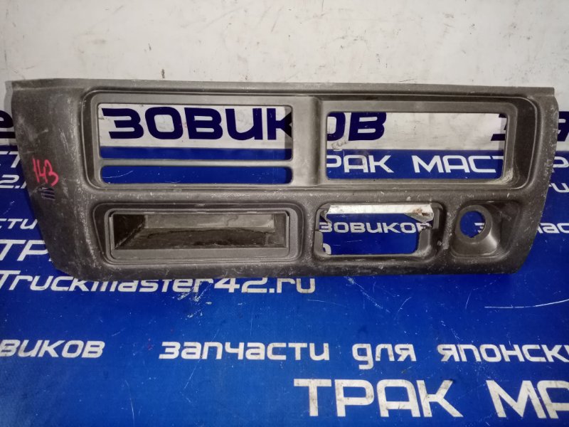 Консоль панели Isuzu Elf NKR71 4HG1 1998