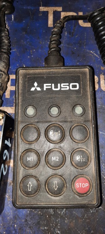 Пульт управления пневморессорами Mitsubishi Fuso FK64FK 6M60 2004