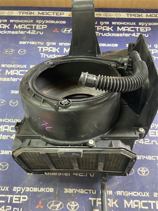 Корпус мотора печки Nissan Diesel MK25A FE6 2004