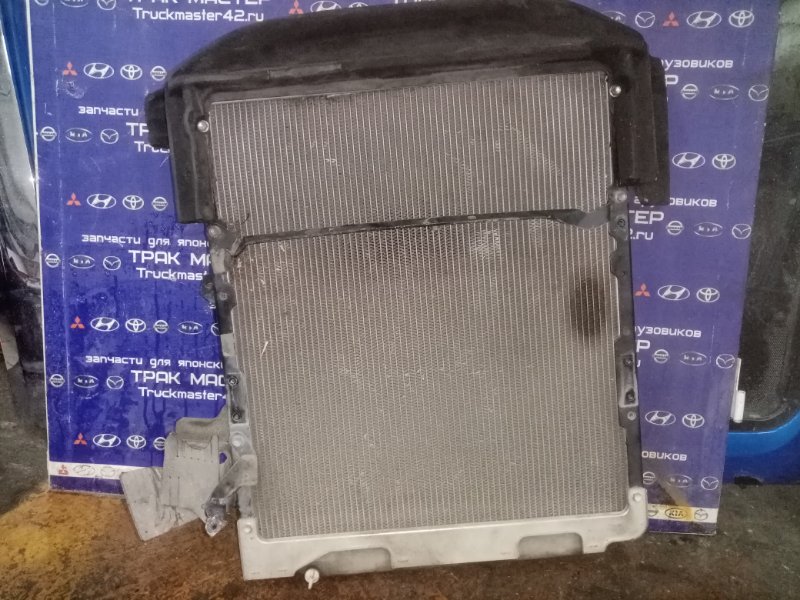 Радиатор охлаждения двигателя Hino