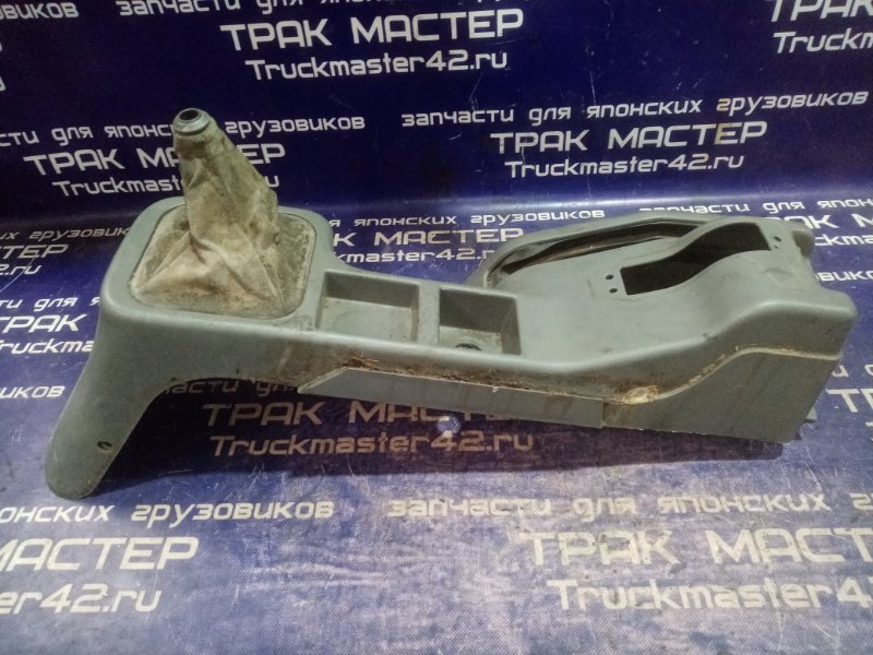 Кожух ручки ручника Mitsubishi Fuso FK64HK 6M61 2004