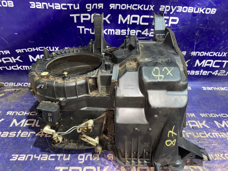 Корпус мотора печки Isuzu Forward FRD34M4 6HK1 2003