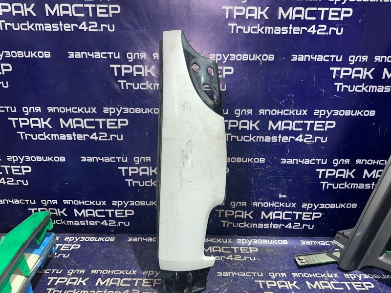 Щека кабины Isuzu Forward FRR34L4 6HK1 2006 передняя правая