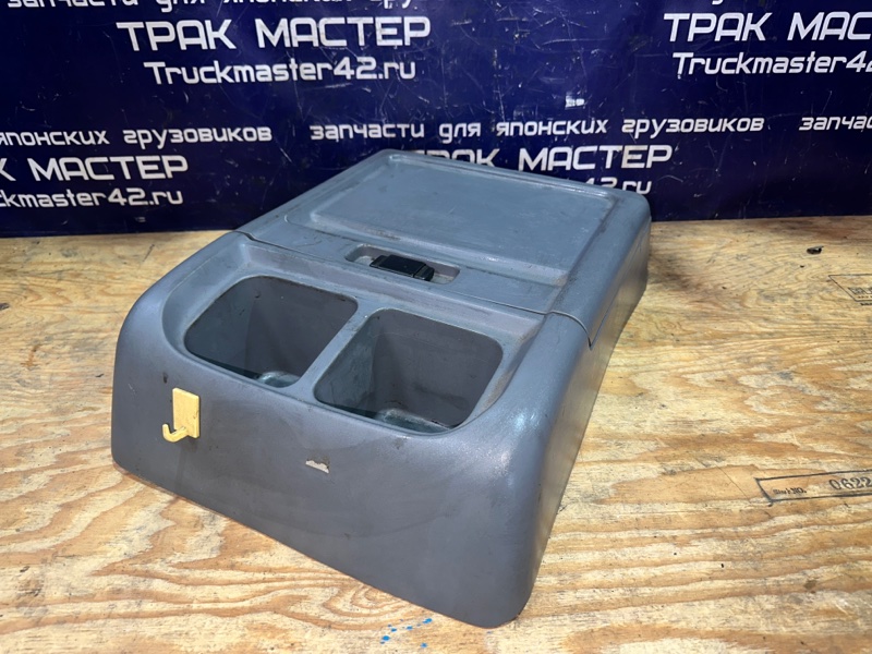 Бардачок между сиденьями Isuzu Forward FRR34K4 2002