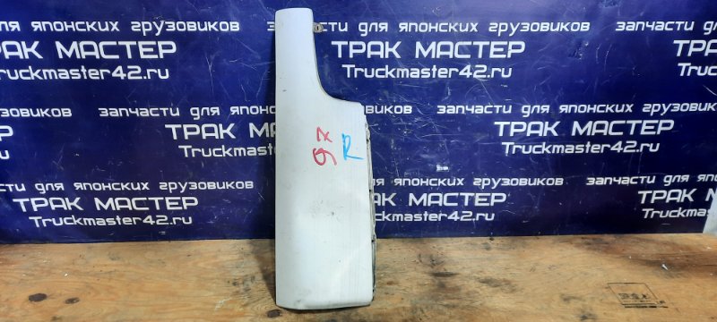 Щека кабины Nissan Diesel MK210KN FE6 1994 передняя правая